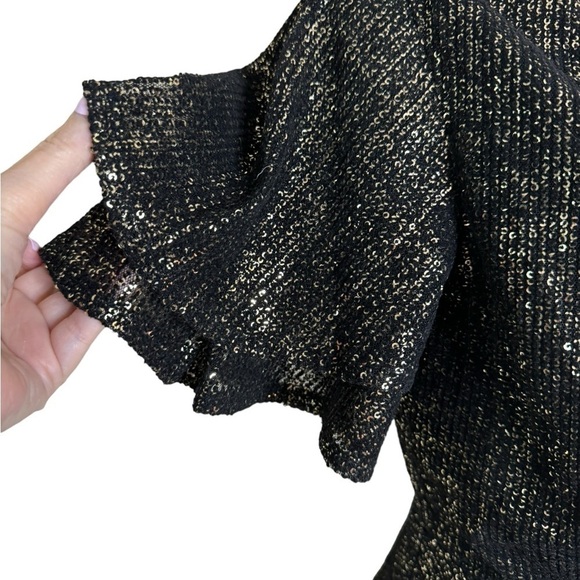 NWT House of Harlow 1960 X Revolve Sequin Suri Wrap Top Metallic - Picture 5 of 8